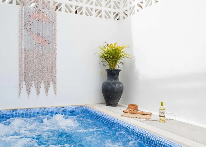 Cozy 3 Bedrooms Townhome-centrally Located-gated-wifi