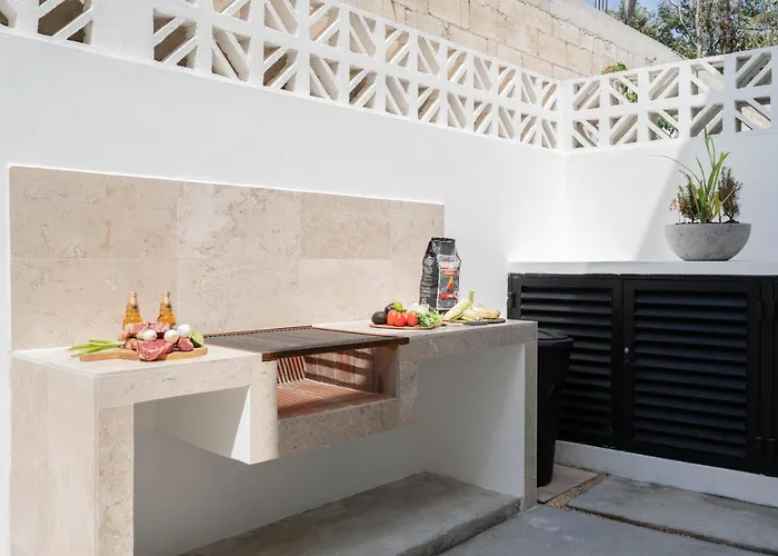 Cozy 3 Bedrooms Townhome-centrally Located-gated-wifi *