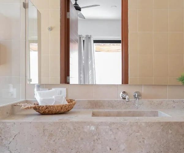 Cozy 3 Bedrooms Townhome-centrally Located-gated-wifi Apartamento Tulum
