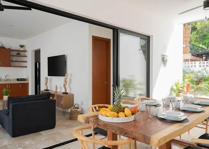 Cozy 3 Bedrooms Townhome-centrally Located-gated-wifi