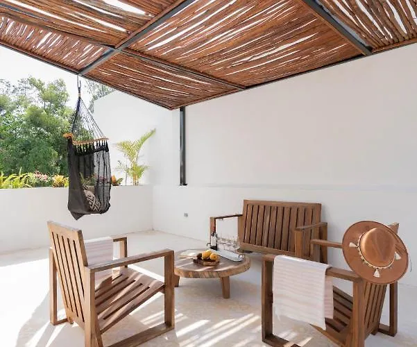 Cozy 3 Bedrooms Townhome-centrally Located-gated-wifi Apartamento Tulum