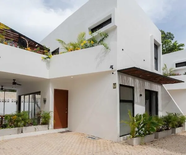 Cozy 3 Bedrooms Townhome-centrally Located-gated-wifi Tulum