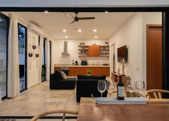 Apartamento Cozy 3 Bedrooms Townhome-centrally Located-gated-wifi *